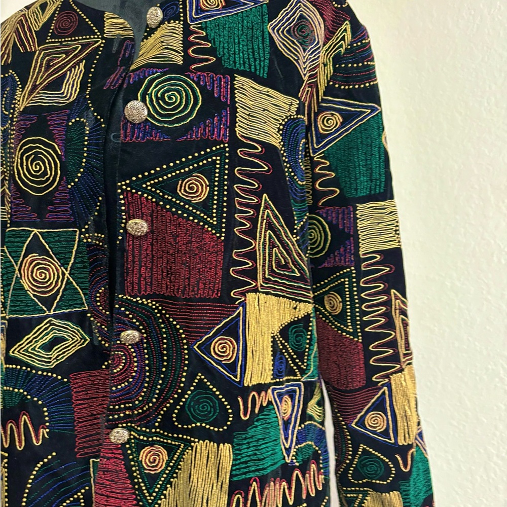 Colorful Geometric Patterned Jacket - Picture 2 of 8